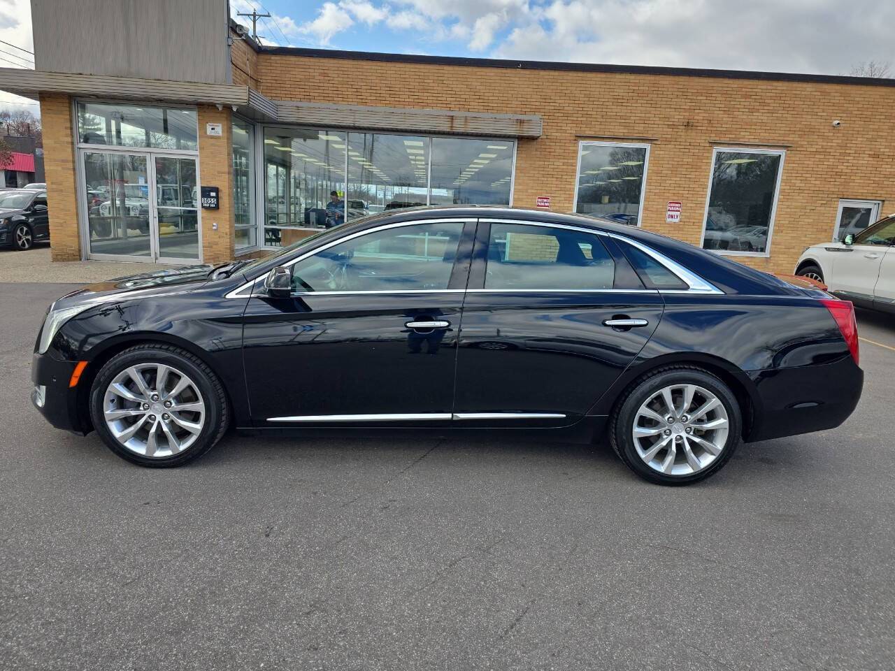 2017 Cadillac XTS Luxury — Sedan — 109,171 mi — Grand Rapids, MI