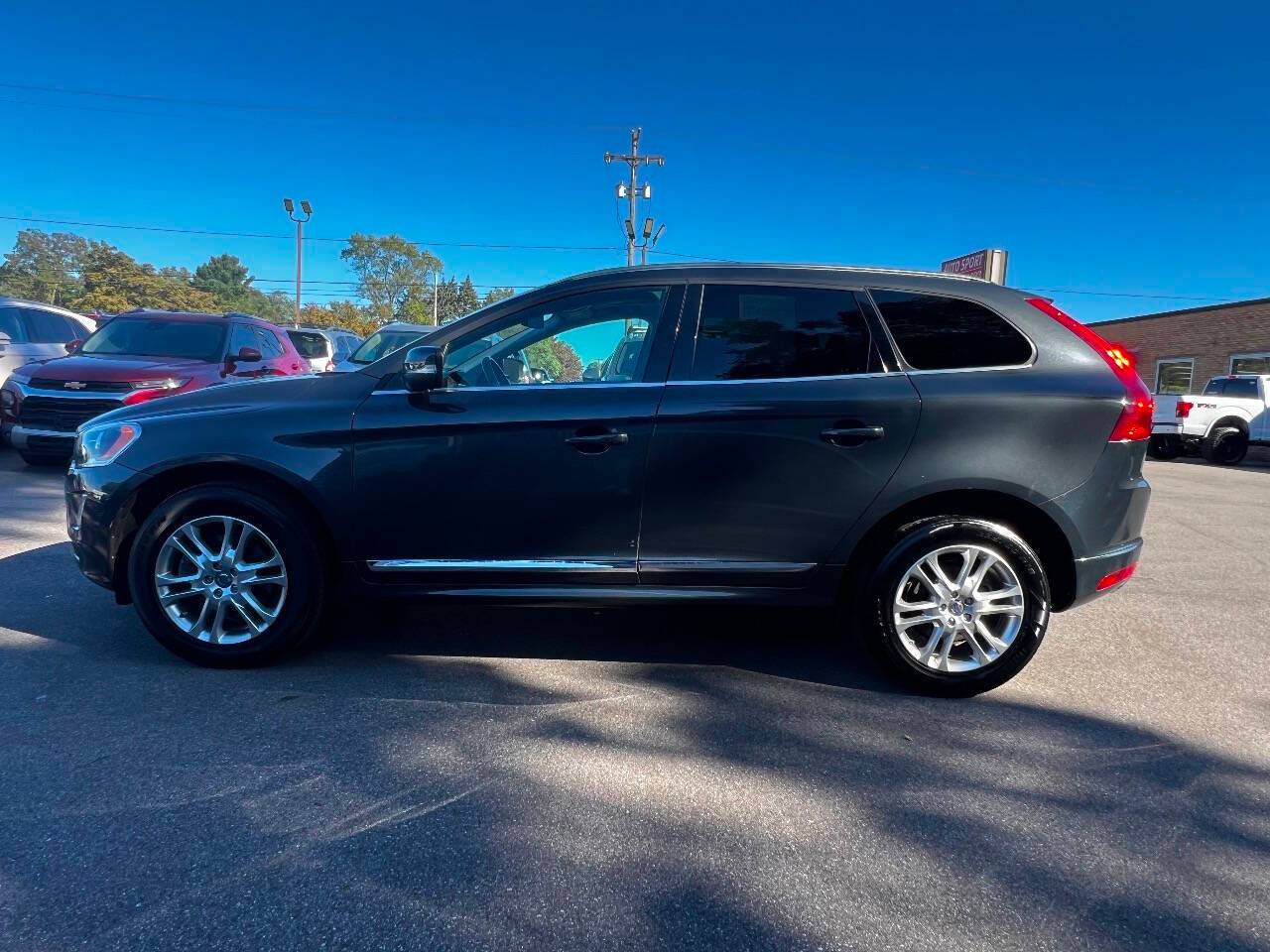 2015 Volvo XC60 T5 Drive-E Platinum — SUV — 99,889 mi — Grand Rapids, MI