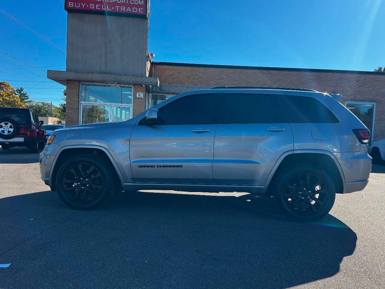 2019 Jeep Grand Cherokee Altitude — SUV — 105,994 mi — Grand Rapids, MI