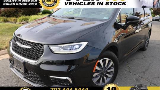 2022 Chrysler Pacifica Hybrid Touring L — Minivan — 61,641 mi — Sterling, VA