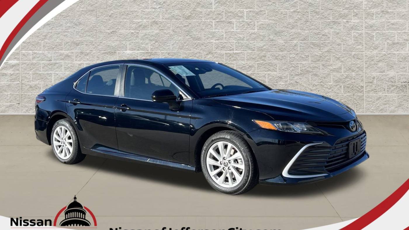 2022 Toyota Camry LE — Sedan — 61,137 mi — Jefferson City, MO