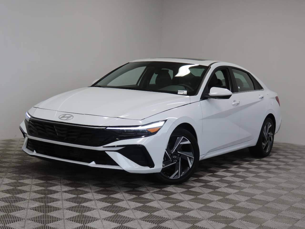 2025 Hyundai Elantra SEL Convenience — Sedan — 10,711 mi — Tempe, AZ