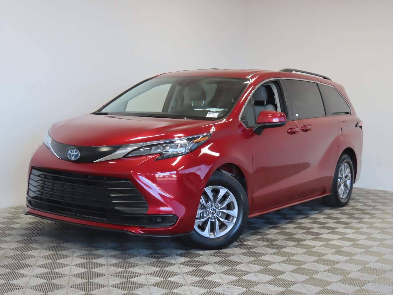 2022 Toyota Sienna LE — Minivan — 56,603 mi — Tempe, AZ