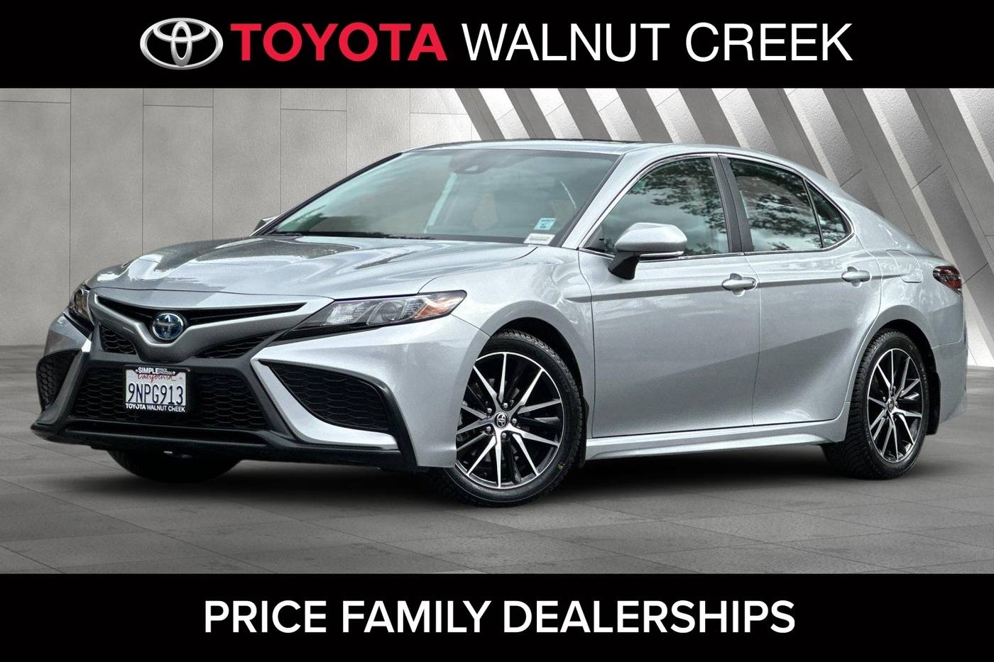 2022 Toyota Camry Hybrid SE — Sedan — 32,151 mi — Walnut Creek, CA
