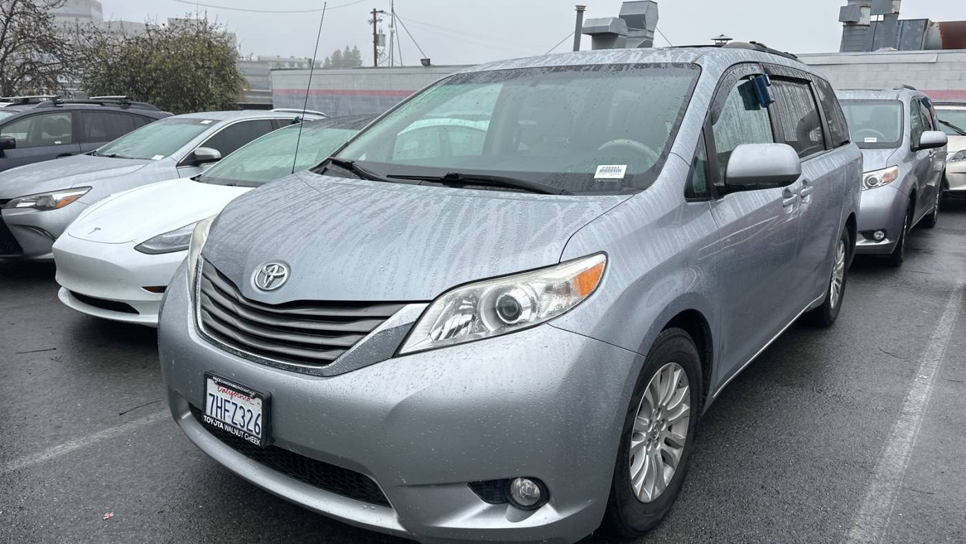 2014 Toyota Sienna XLE — Minivan — 119,985 mi — Walnut Creek, CA