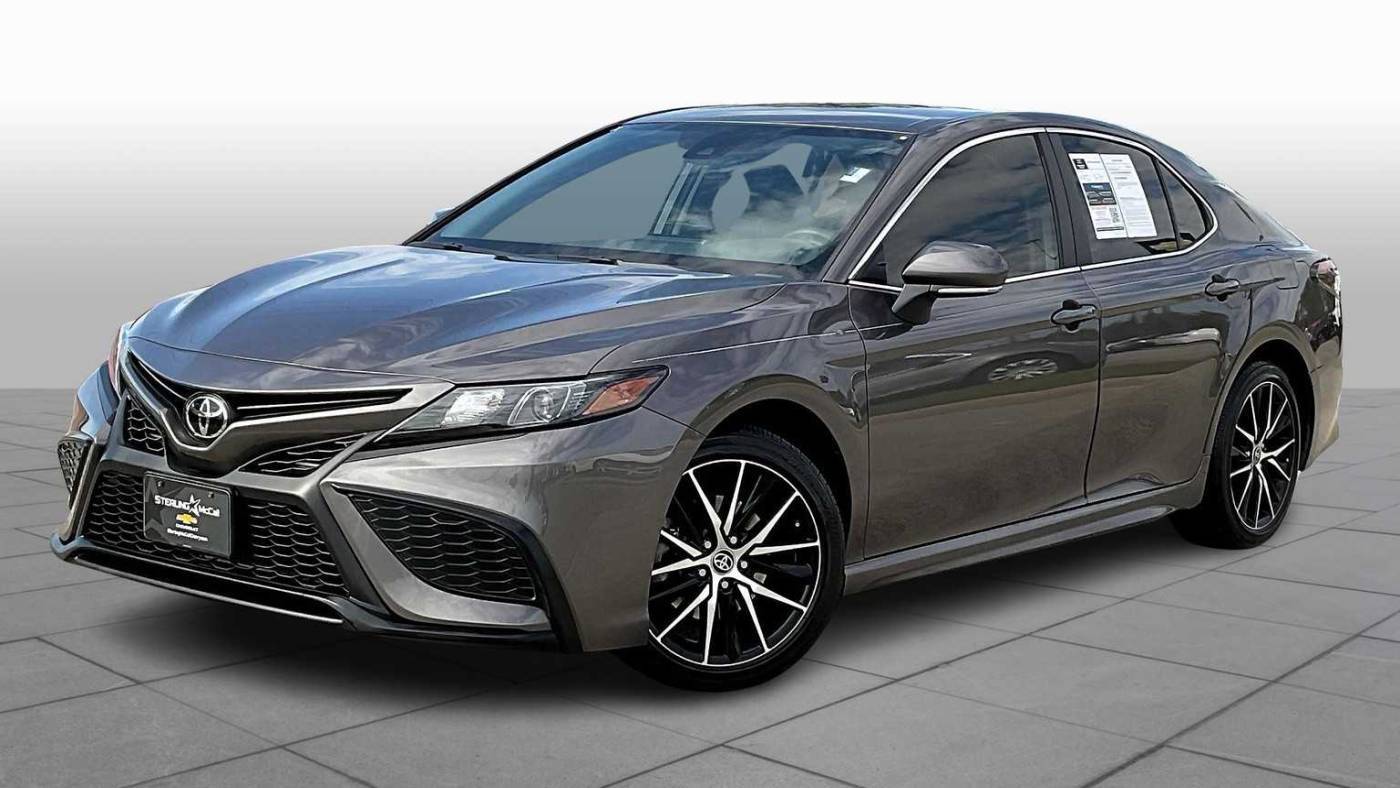 2022 Toyota Camry SE — Sedan — 31,295 mi — Houston, TX