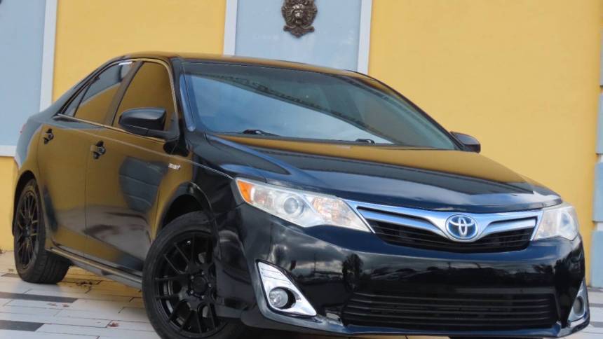 2014 Toyota Camry Hybrid XLE — Sedan — 111,562 mi — Lexington, KY