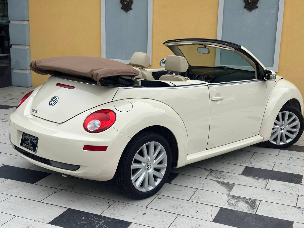 2009 Volkswagen New Beetle S — Convertible — 98,273 mi — Lexington, KY