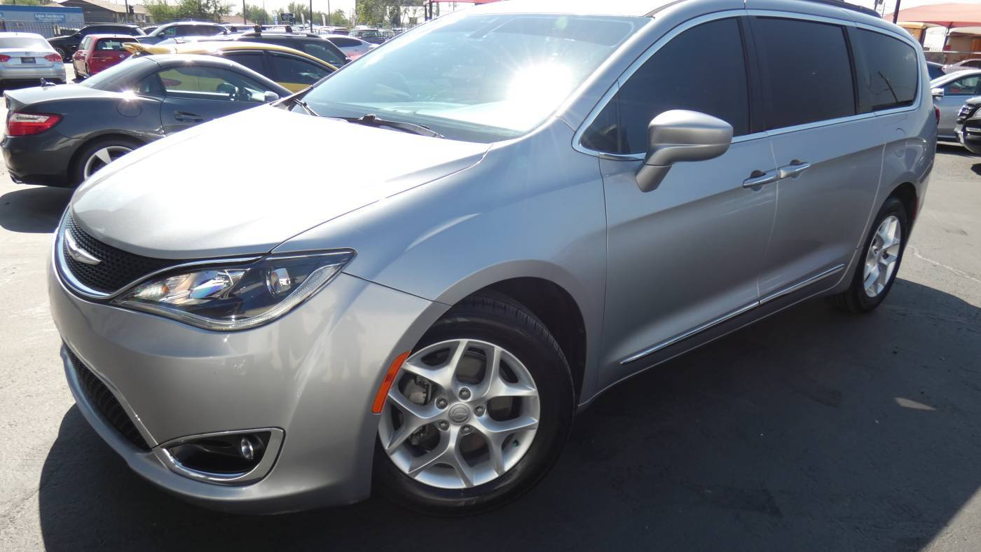 2017 Chrysler Pacifica Touring L — Minivan — 96,994 mi — Phoenix, AZ