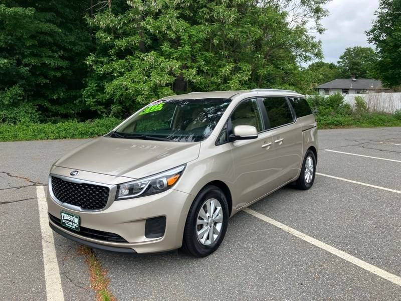 2015 Kia Sedona LX — Minivan — 105,929 mi — Tyngsboro, MA