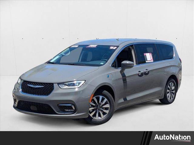 2022 Chrysler Pacifica Hybrid Touring L — Minivan — 39,823 mi — Santa Clarita, CA