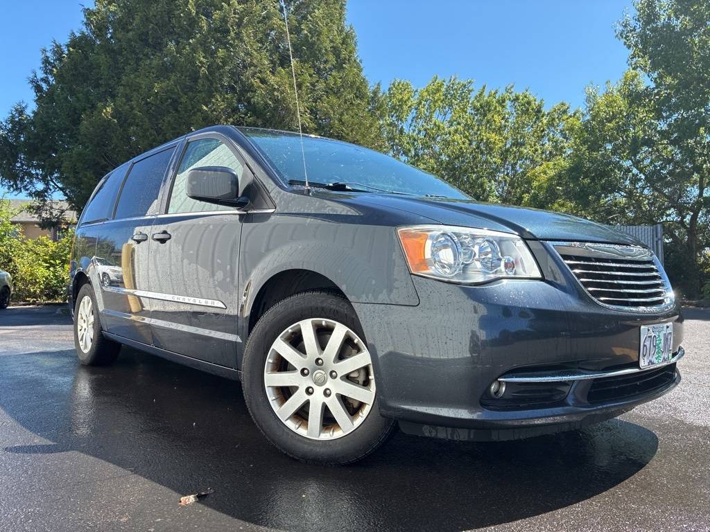 2014 Chrysler Town & Country Touring — Minivan — 90,698 mi — Newberg, OR