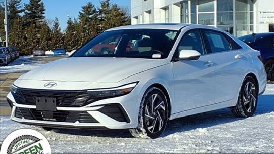 2024 Hyundai Elantra Hybrid Limited — Sedan — 8,867 mi — Springfield, IL