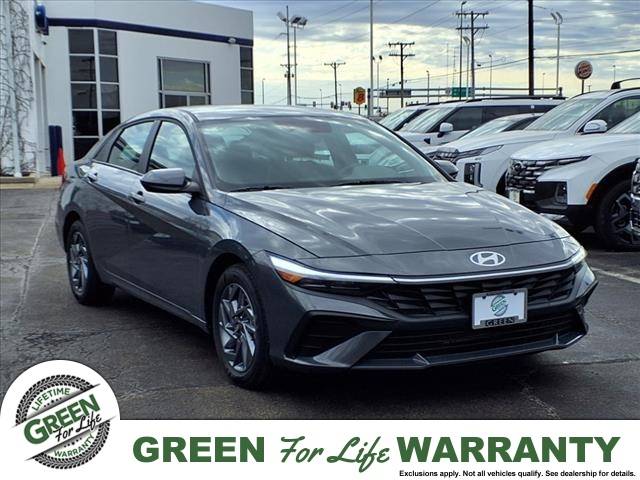 2024 Hyundai Elantra SEL — Sedan — 2,858 mi — Springfield, IL