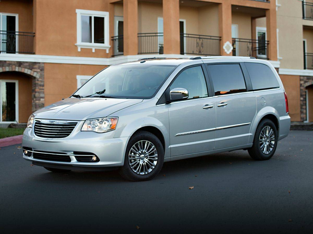 2015 Chrysler Town & Country Touring — Minivan — 121,183 mi — Springfield, IL