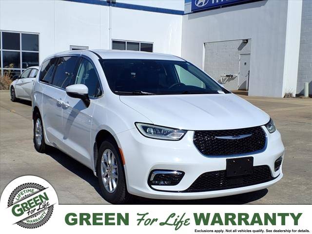 2023 Chrysler Pacifica Touring L — Minivan — 60,140 mi — Springfield, IL