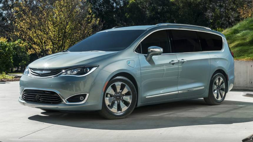2019 Chrysler Pacifica Hybrid Limited — Minivan — 63,936 mi — Springfield, IL