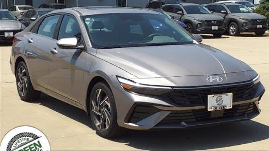 2024 Hyundai Elantra SEL — Sedan — 3,404 mi — Springfield, IL