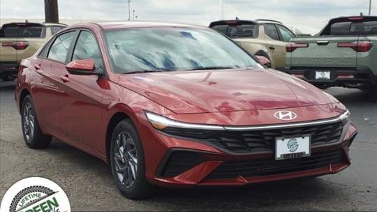 2024 Hyundai Elantra SEL — Sedan — 3,641 mi — Springfield, IL