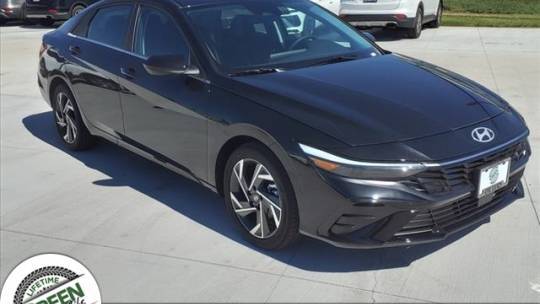 2024 Hyundai Elantra SEL — Sedan — 3,953 mi — Springfield, IL