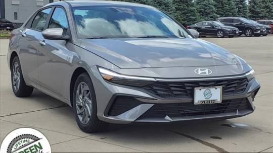 2024 Hyundai Elantra SEL — Sedan — 9 mi — Springfield, IL