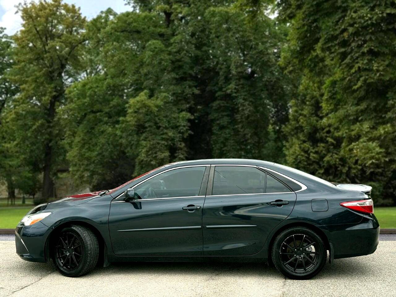 2017 Toyota Camry SE — Sedan — 124,986 mi — San Antonio, TX
