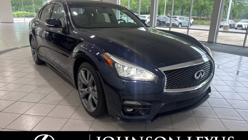 2017 Infiniti Q70 3.7