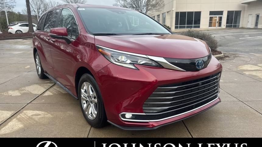 2024 Toyota Sienna Platinum — Minivan — 8,625 mi — Durham, NC