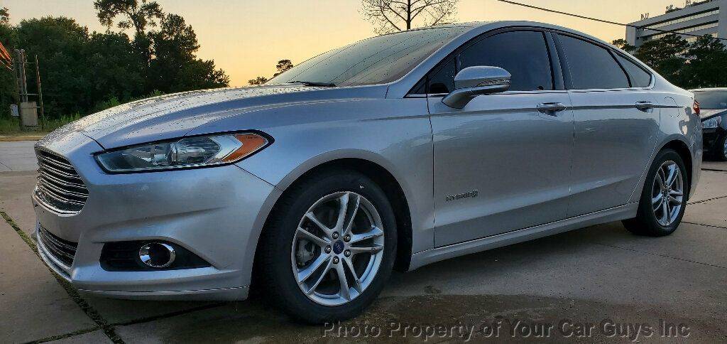 2016 Ford Fusion Hybrid SE — Sedan — 130,444 mi — Houston, TX