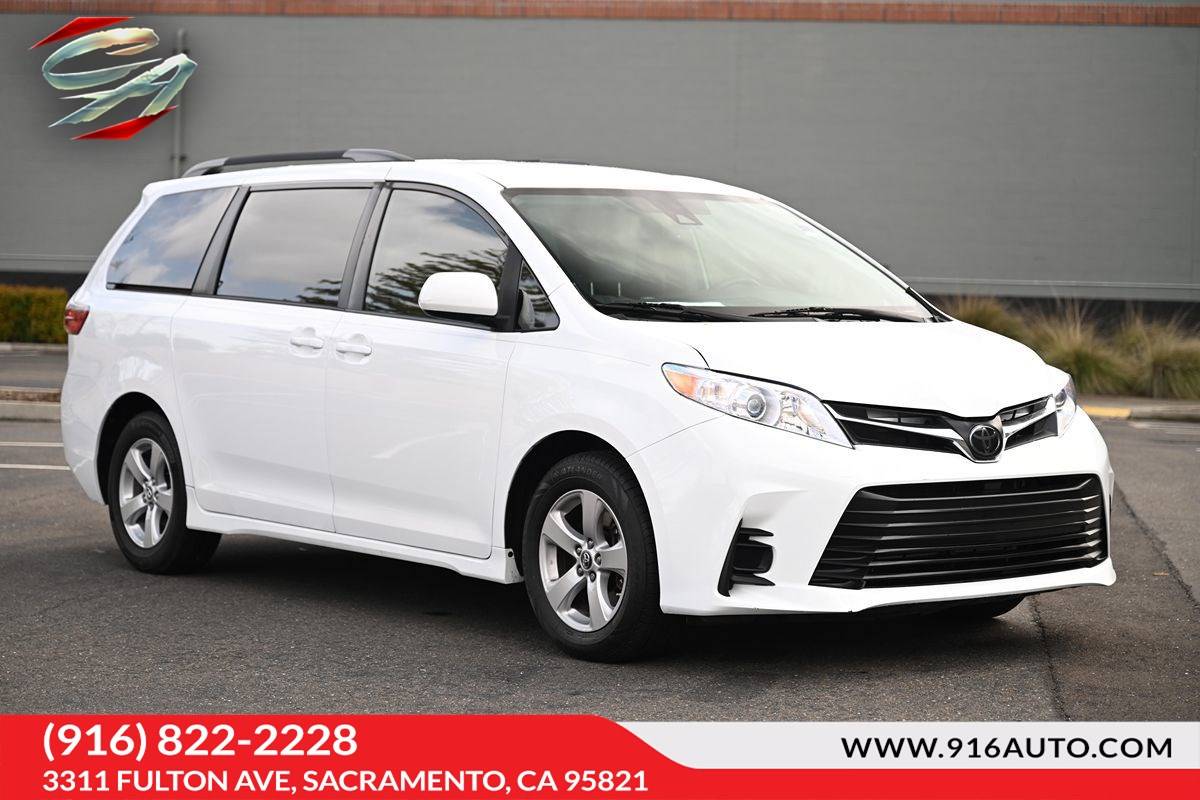 2020 Toyota Sienna LE — Minivan — 134,763 mi — Sacremento, CA
