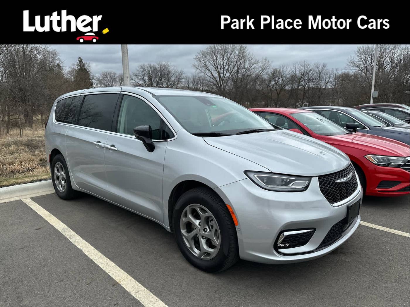 2024 Chrysler Pacifica Limited — Minivan — 6,357 mi — Rochester, MN