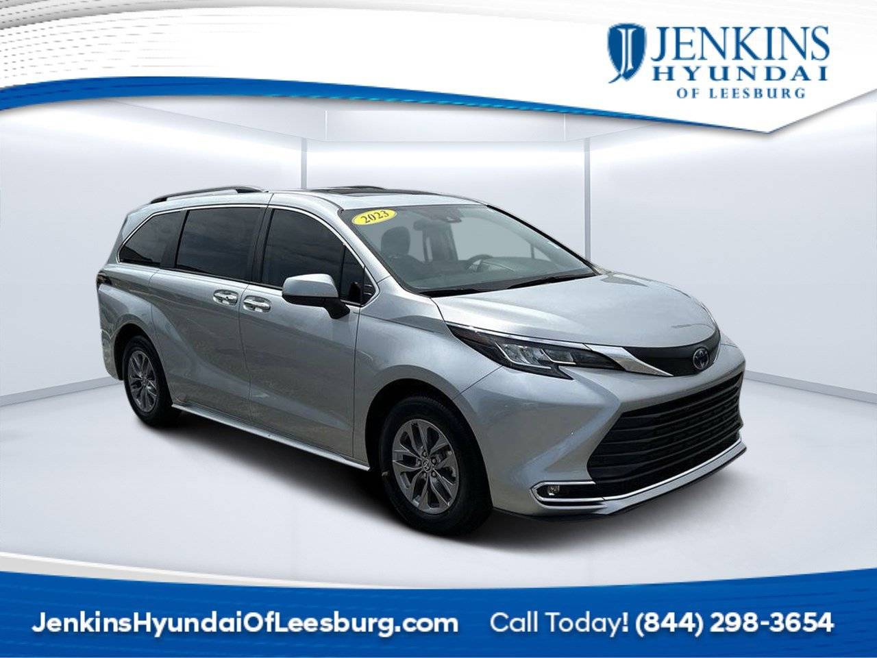 2023 Toyota Sienna XLE — Minivan — 12,962 mi — Leesburg, FL