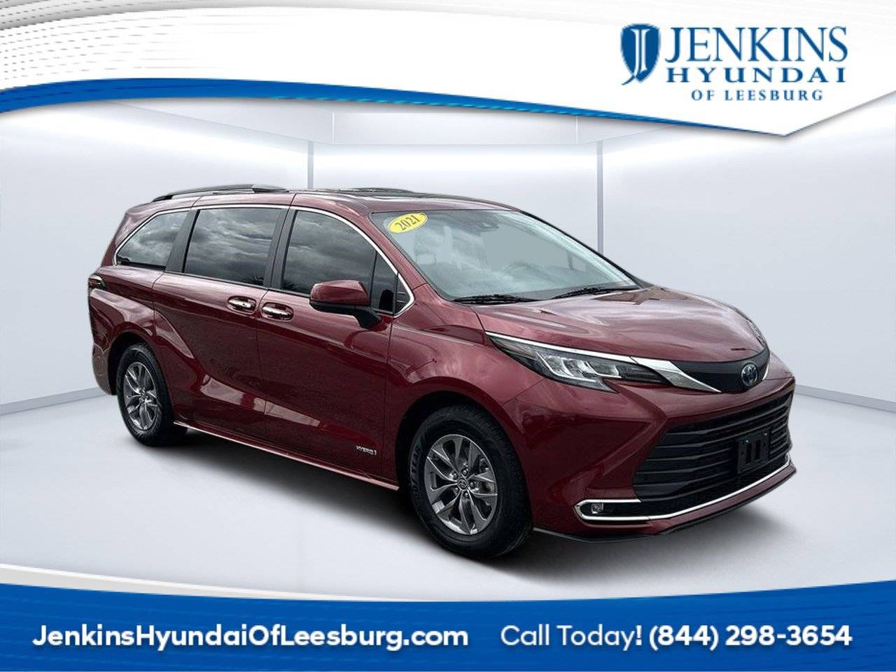 2021 Toyota Sienna XLE — Minivan — 48,328 mi — Leesburg, FL