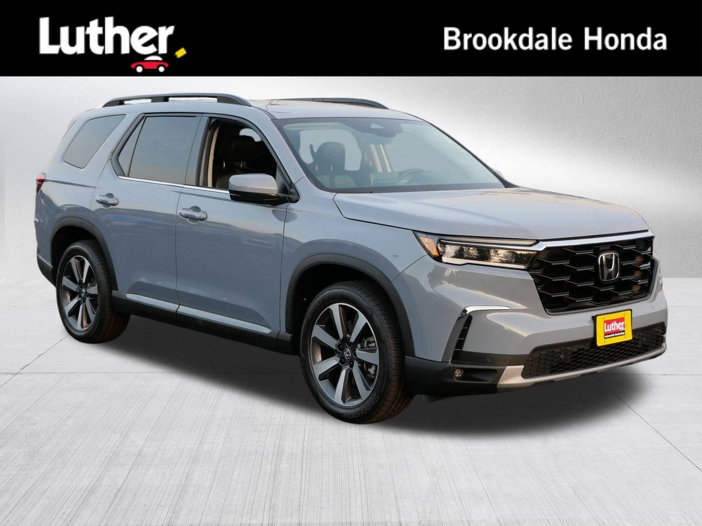 2025 Honda Pilot Touring — SUV — 35,966 mi — Brooklyn Center, MN