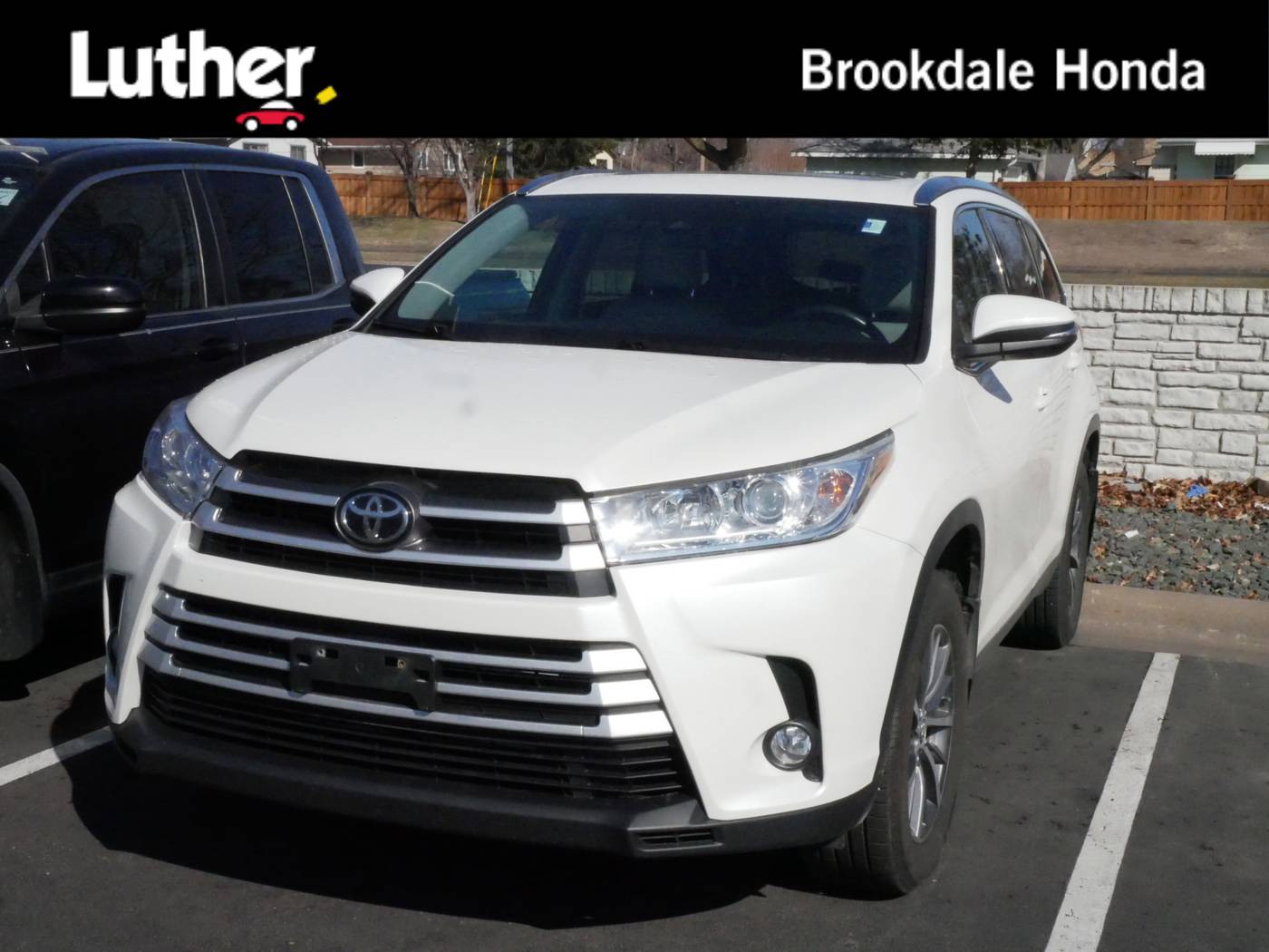 2019 Toyota Highlander XLE — SUV — 82,436 mi — Brooklyn Center, MN