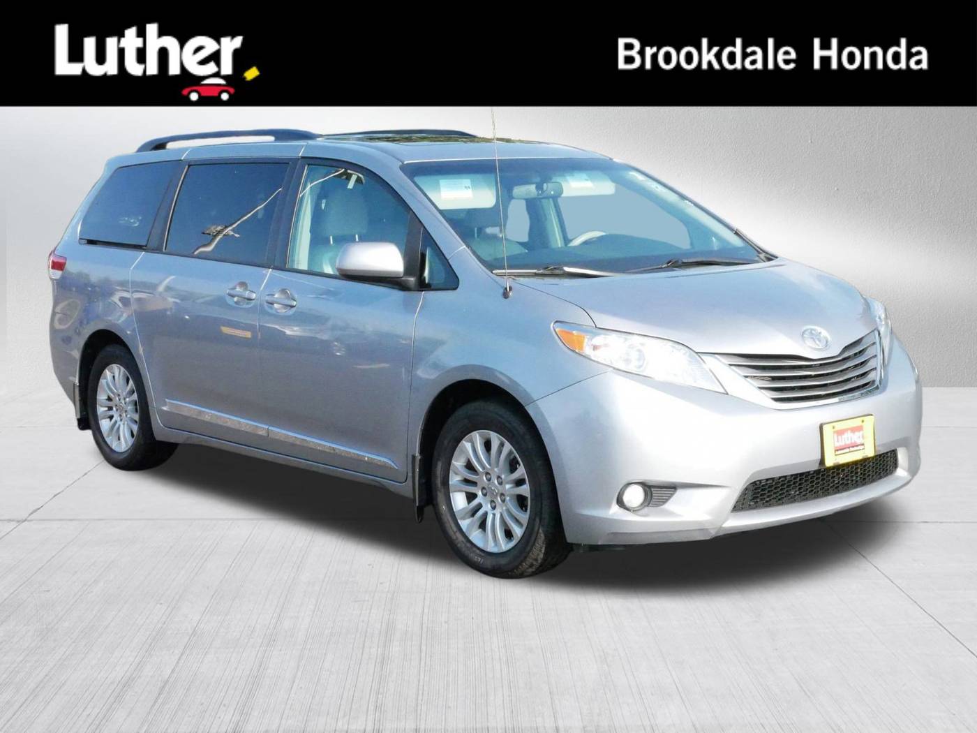 2013 Toyota Sienna XLE — Minivan — 114,369 mi — Brooklyn Center, MN