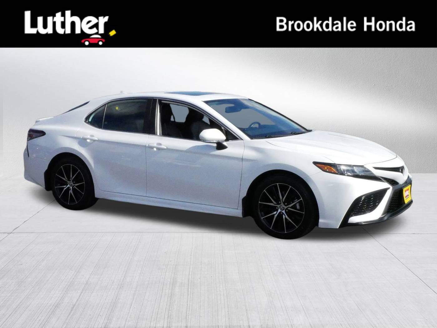 2022 Toyota Camry SE — Sedan — 57,969 mi — Brooklyn Center, MN