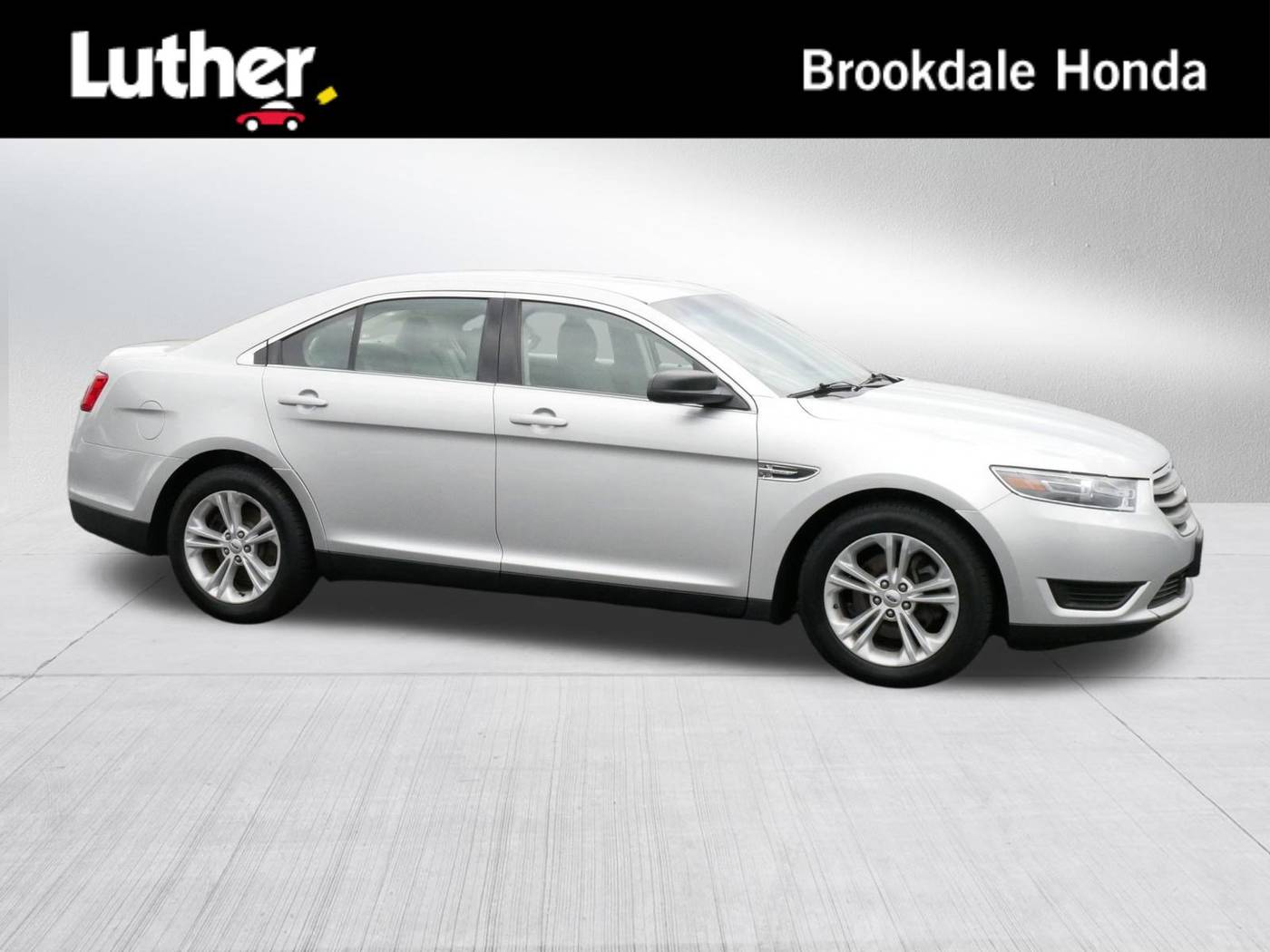 2015 Ford Taurus SE — Sedan — 45,850 mi — Brooklyn Center, MN