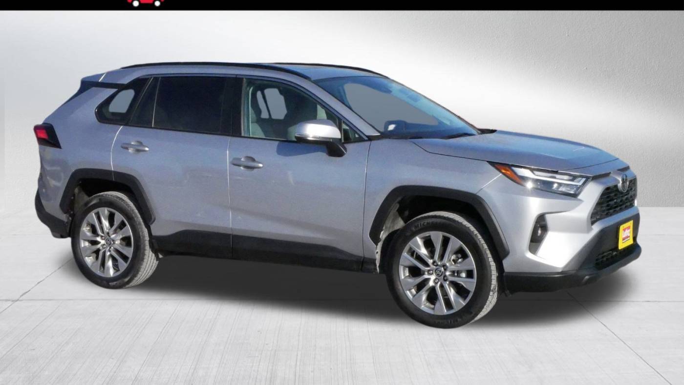 2022 Toyota RAV4 XLE Premium — SUV — 28,443 mi — Brooklyn Center, MN