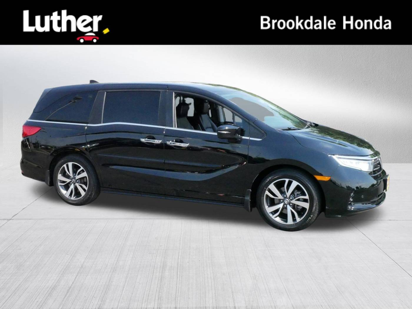 2022 Honda Odyssey Touring — Minivan — 28,631 mi — Brooklyn Center, MN