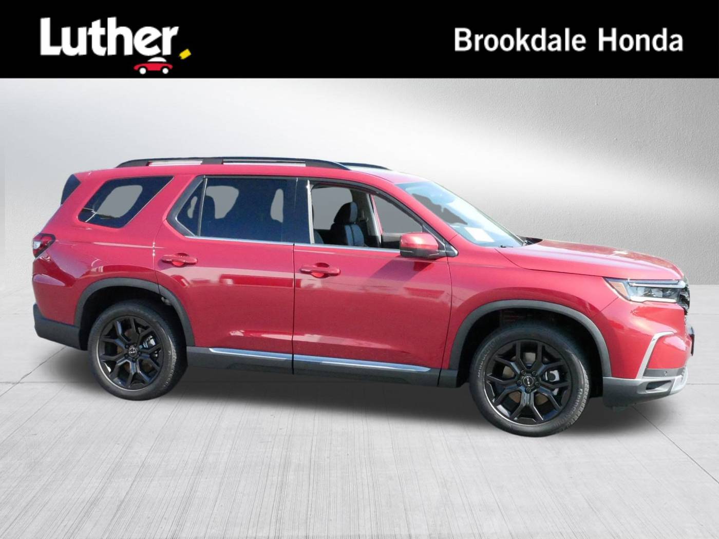 2025 Honda Pilot Touring — SUV — 700 mi — Brooklyn Center, MN