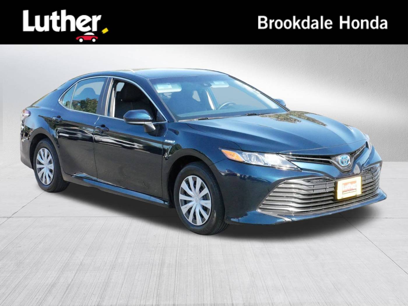 2018 Toyota Camry Hybrid LE — Sedan — 27,868 mi — Brooklyn Center, MN