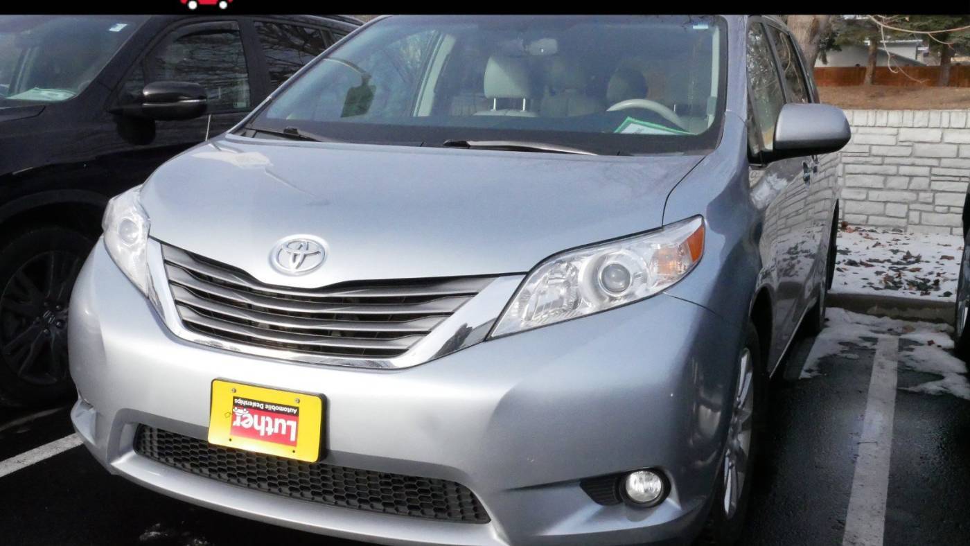 2013 Toyota Sienna XLE — Minivan — 80,758 mi — Brooklyn Center, MN