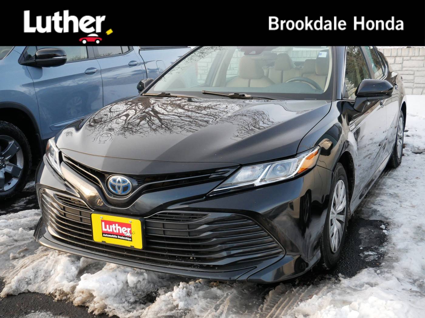 2019 Toyota Camry Hybrid LE — Sedan — 67,868 mi — Brooklyn Center, MN
