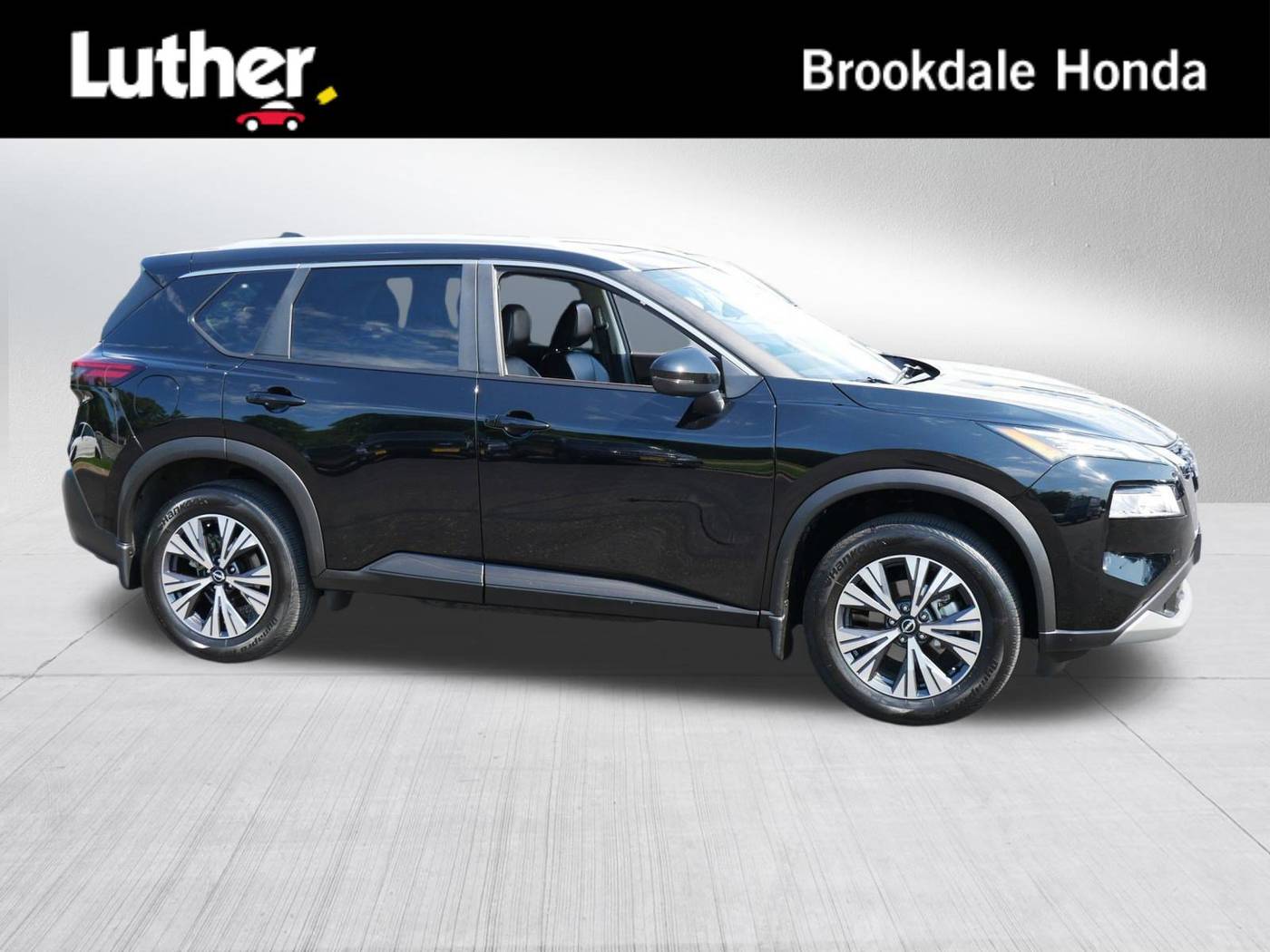 2023 Nissan Rogue SV — SUV — 13,694 mi — Brooklyn Center, MN