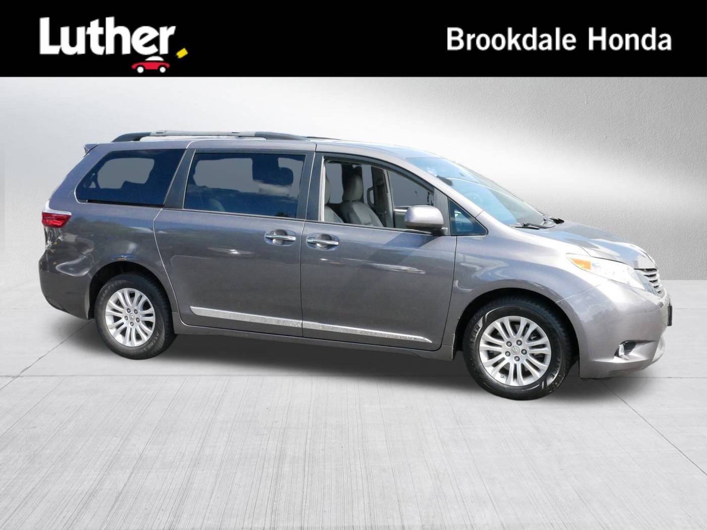2015 Toyota Sienna XLE — Minivan — 119,356 mi — Brooklyn Center, MN