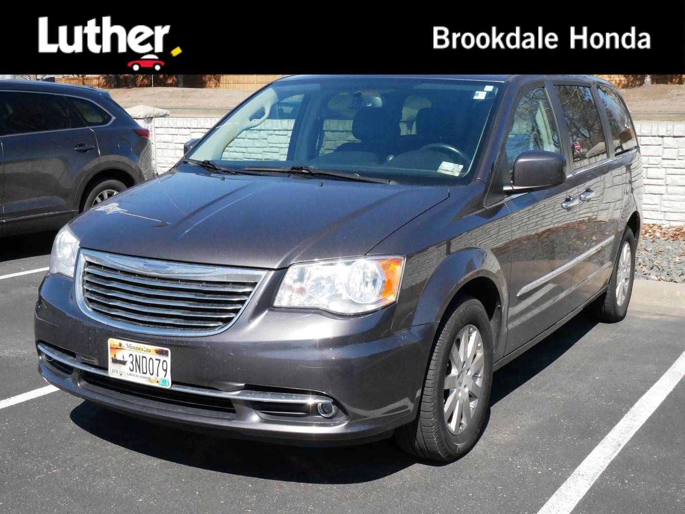 2015 Chrysler Town & Country Touring — Minivan — 125,758 mi — Brooklyn Center, MN