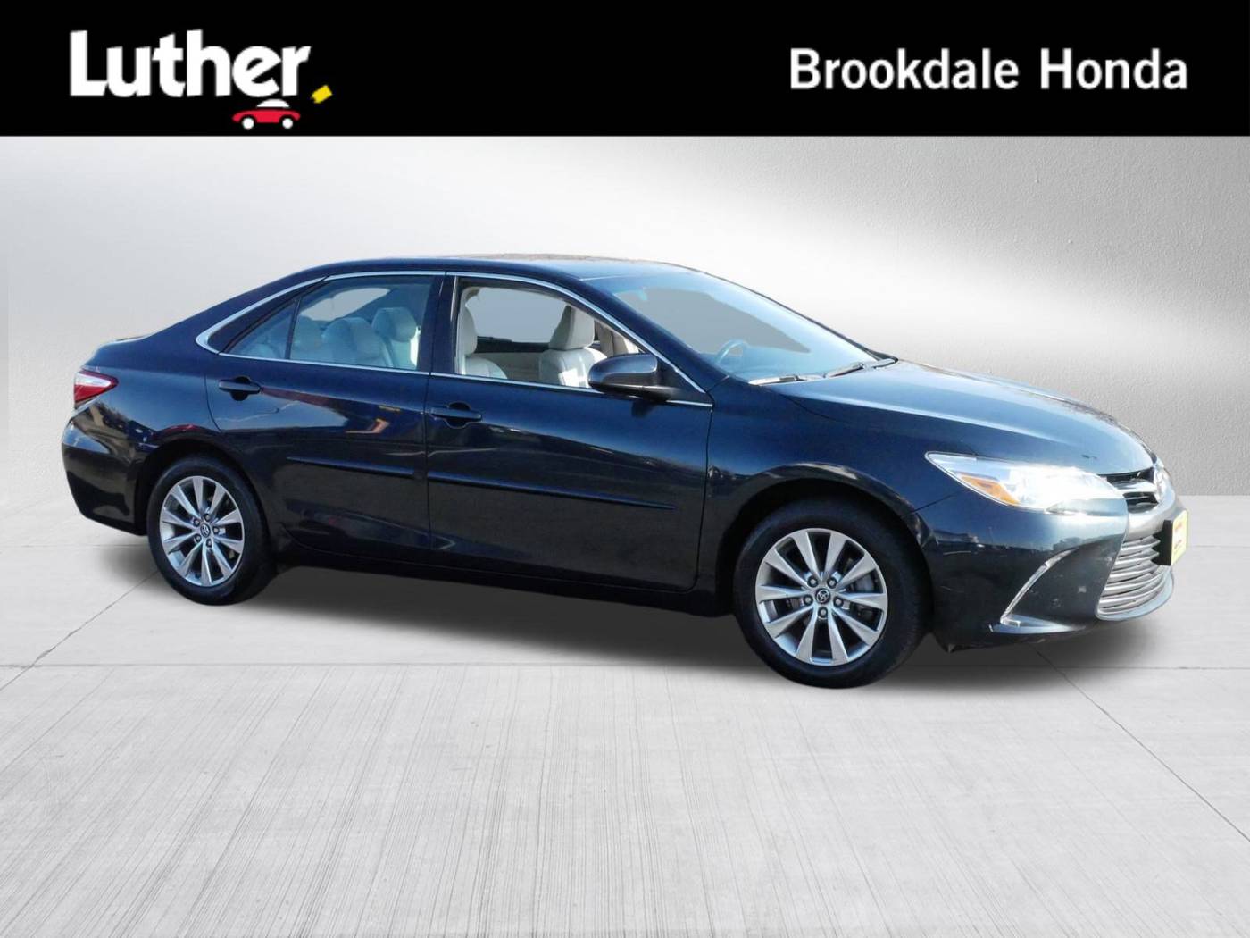 2017 Toyota Camry XLE — Sedan — 53,768 mi — Brooklyn Center, MN