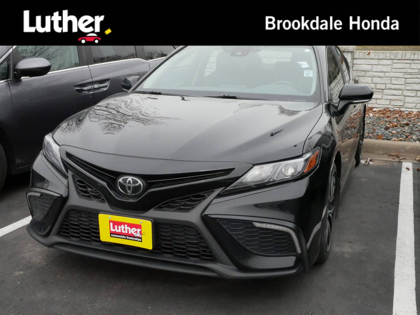 2022 Toyota Camry SE — Sedan — 34,952 mi — Brooklyn Center, MN