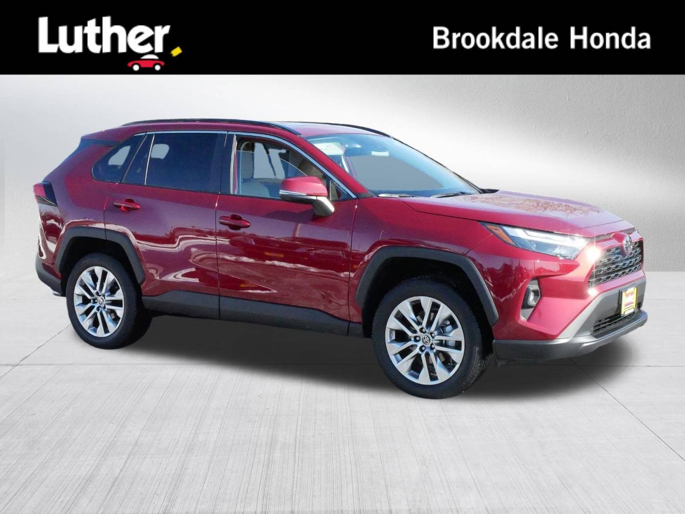 2025 Toyota RAV4 XLE Premium — SUV — 1,047 mi — Brooklyn Center, MN